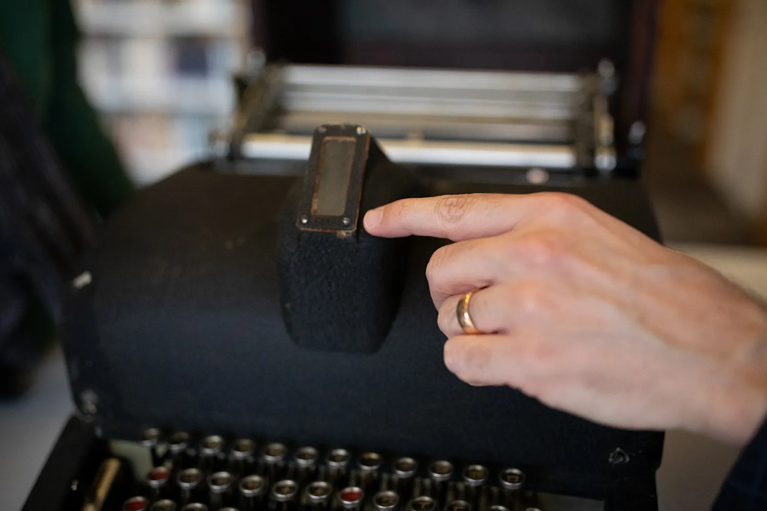 在祖父的地下室重新发现了第一台中文打字机