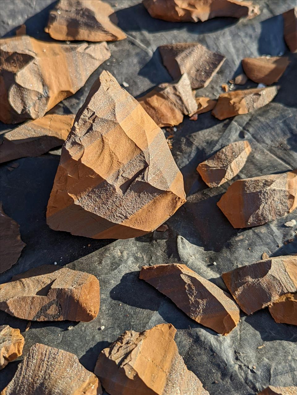 它是石器还是石头?一位考古学家解释了科学家如何分辨这种差异