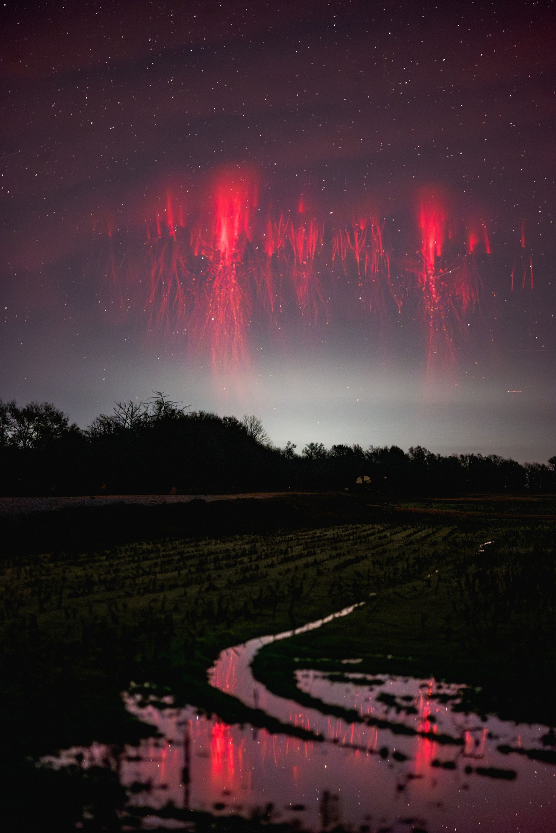 使徒降临? 地球上最超现实的神秘闪电现象