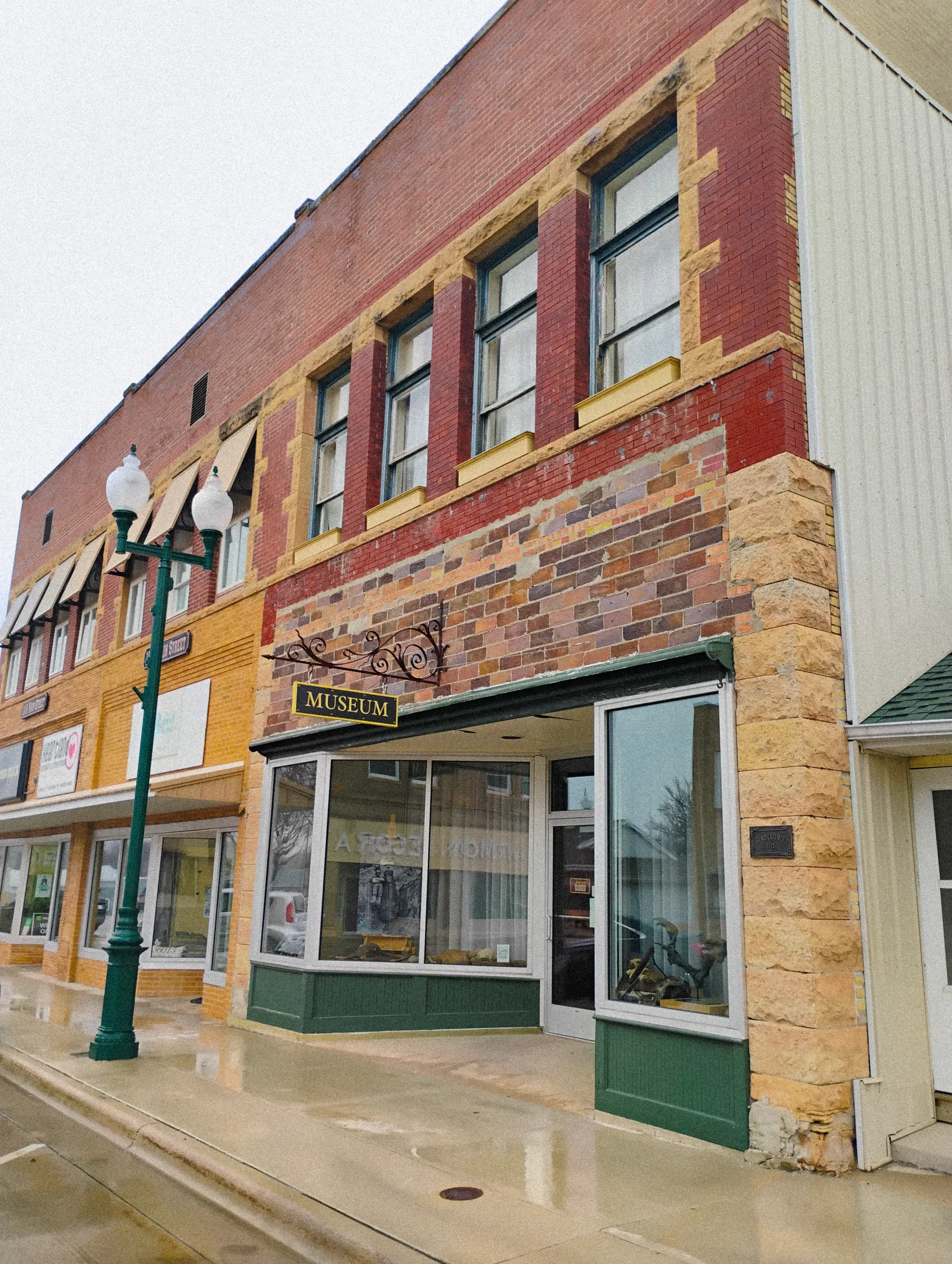 业余古生物学家在明尼苏达州农村开设化石博物馆