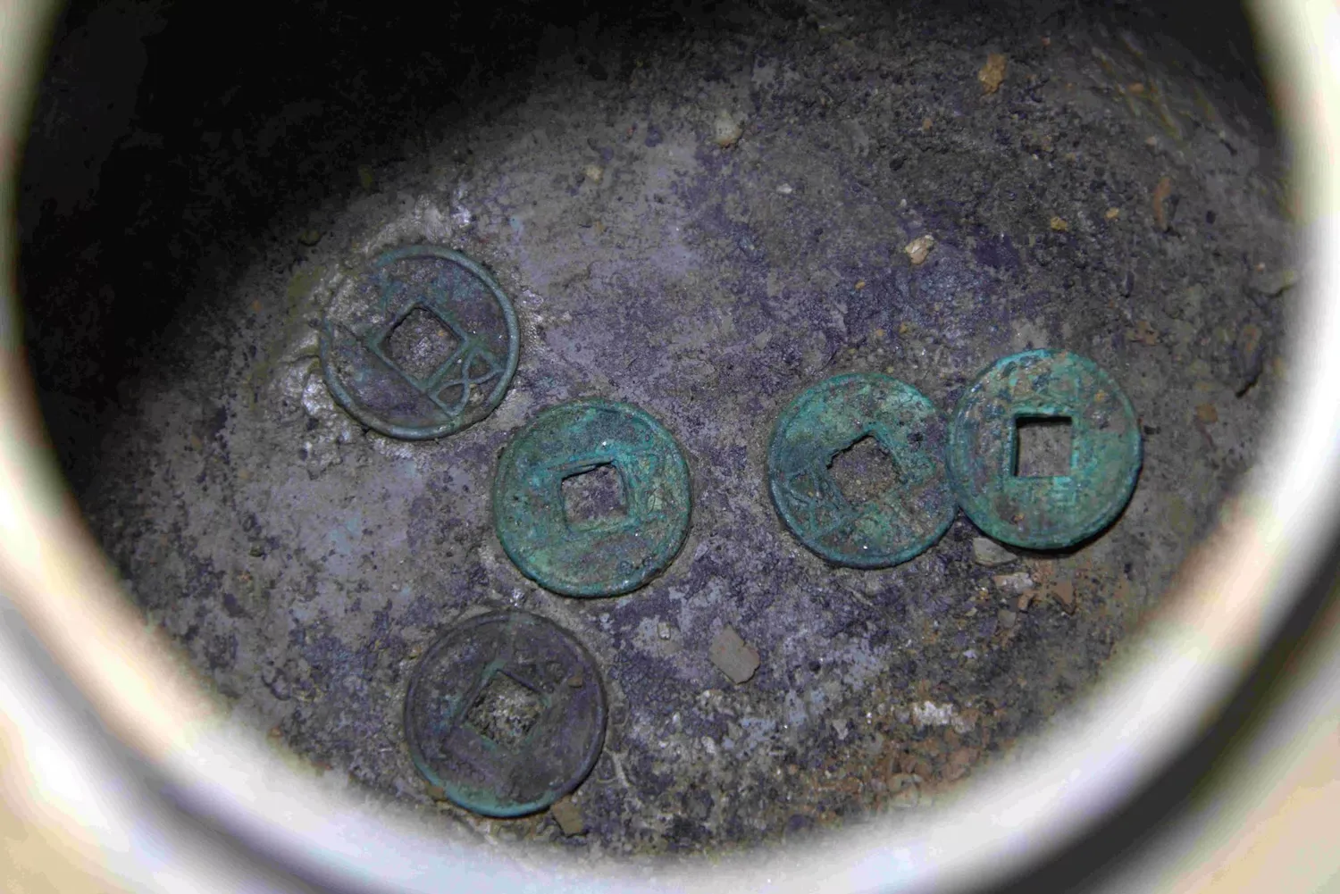 韩国城堡出土的古代地下冰柜