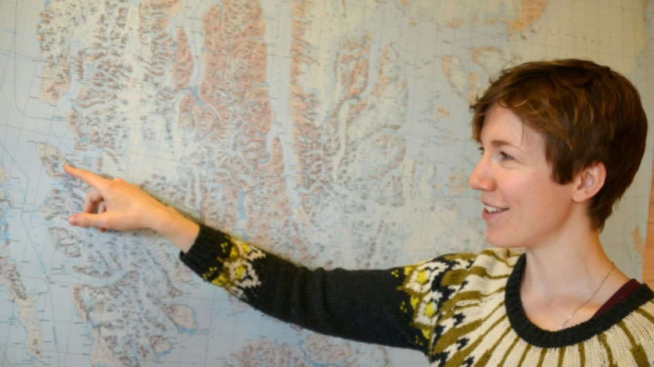 探险家在气候变化研究中寻找古老的南极洲冰层