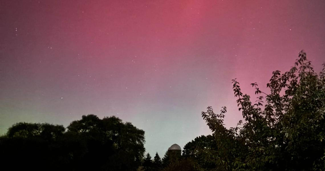 佛罗里达的北极光?太阳强大的太阳耀斑造就了前所未有的极光